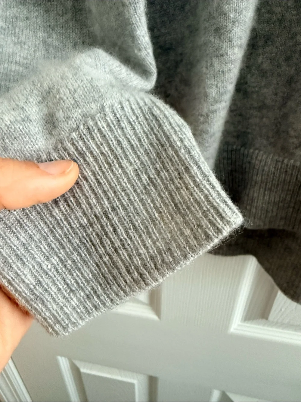 Banana Republic 100% Cashmere V-Neck Sweater